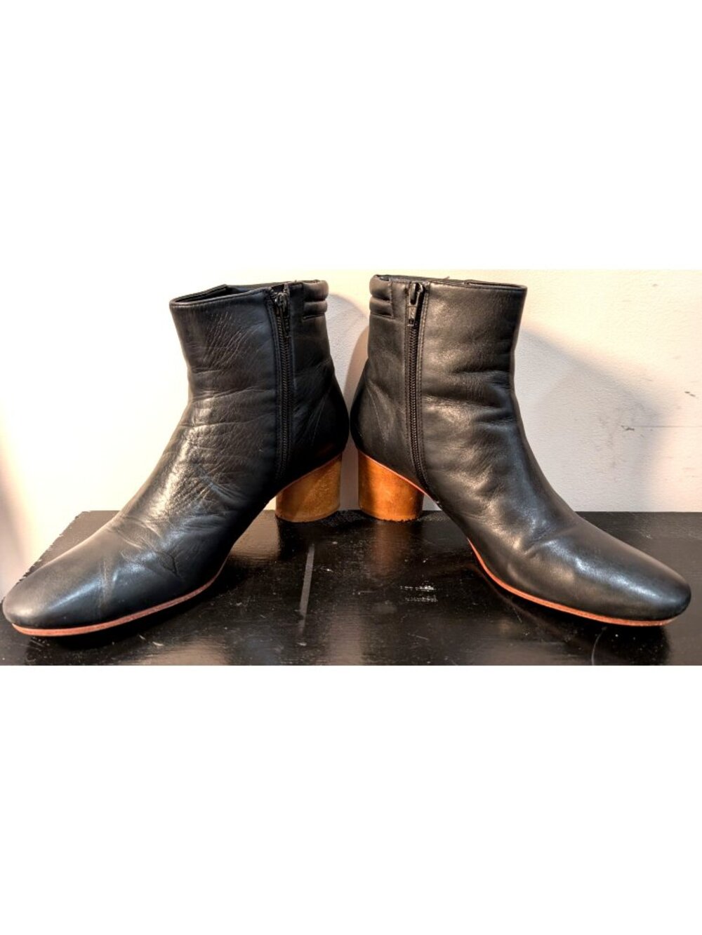 Bernardo Izzy Leather Boot, Black, Women Size 8